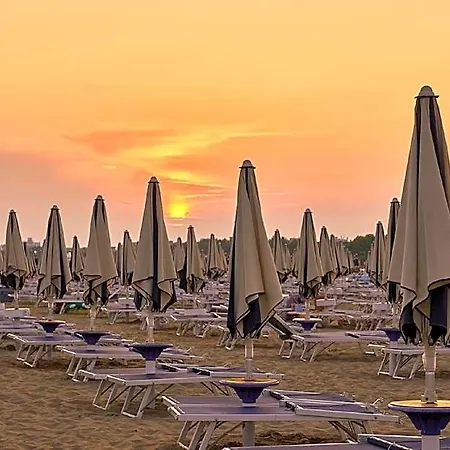 Adorable Seaside Flat Surrounded By A Garden Hotel Bibione